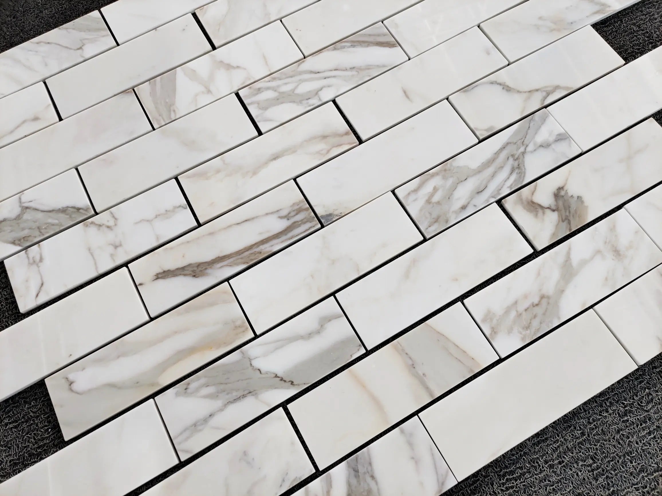 Calacatta Gold Collection features a variety of popular mosaic patterns and sizes.