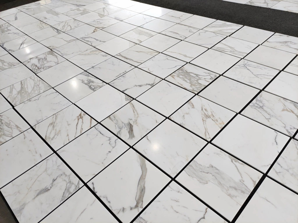 Calacatta Gold Marble Tile – 18×18 Format for Timeless Design