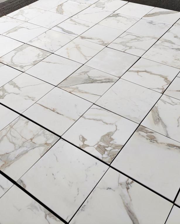 Calacatta Gold Marble 18 x 18 Tile – Polished Finish – Luxury White & Gold Veining