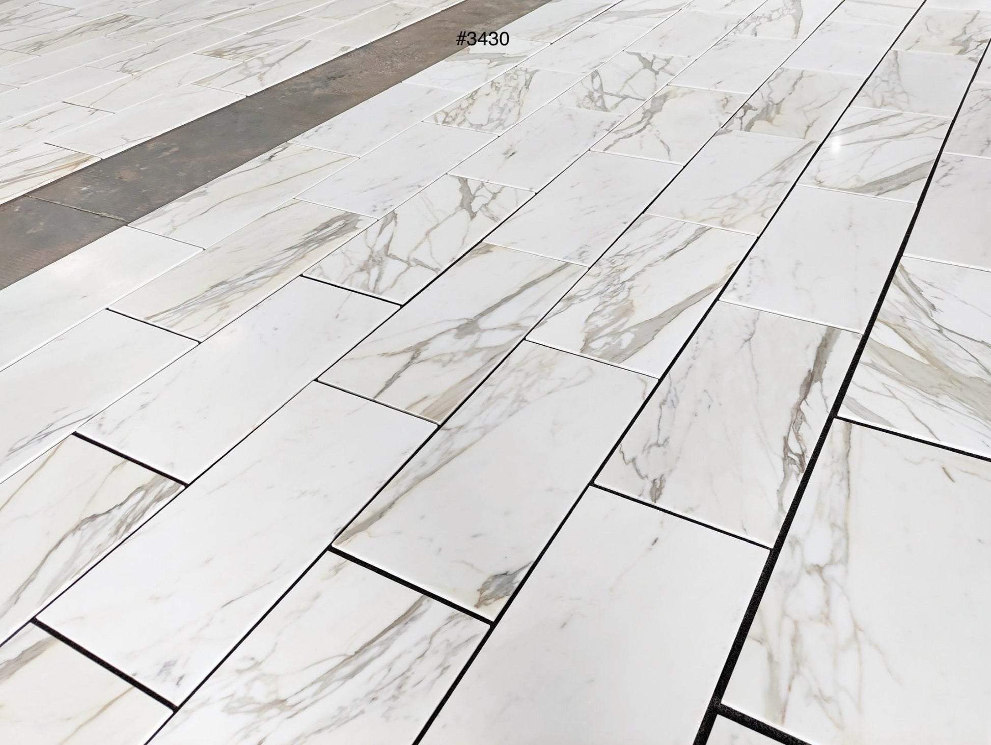 calacatta large format marble tiles